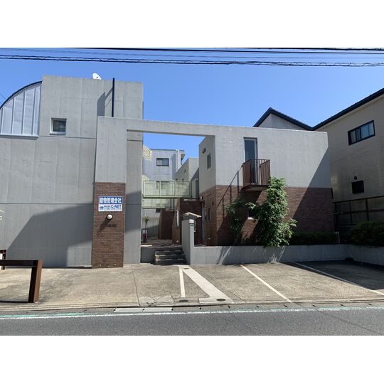 サロン建物正面